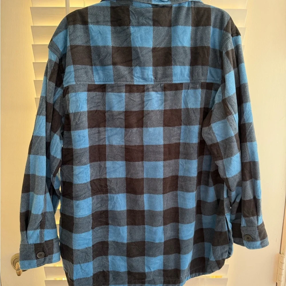 American Eagle Women’s Fleece Shacket - Picture 2 of 5
